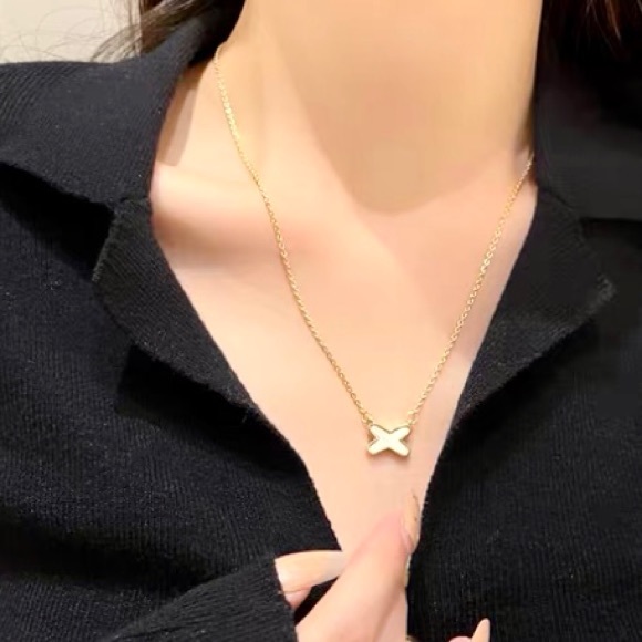 ❣️$25/3❣️ Little X Mother of Pearl Pendant Necklace - Picture 6 of 11